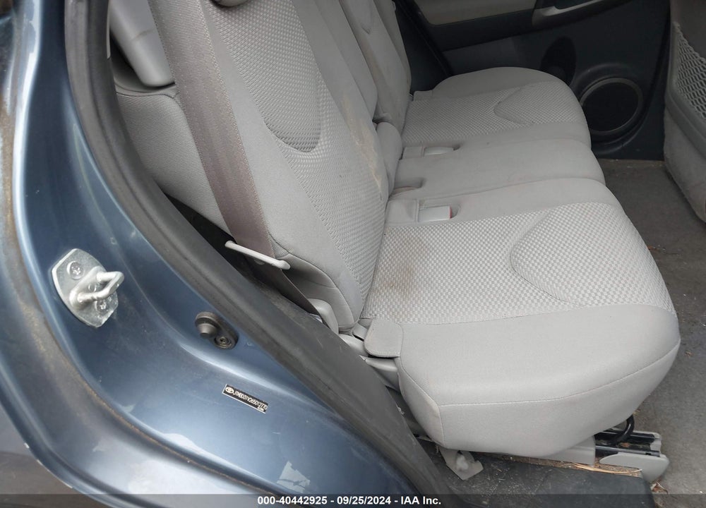 2006 TOYOTA RAV4 LIMITED VIN: JTMBD31V265012770