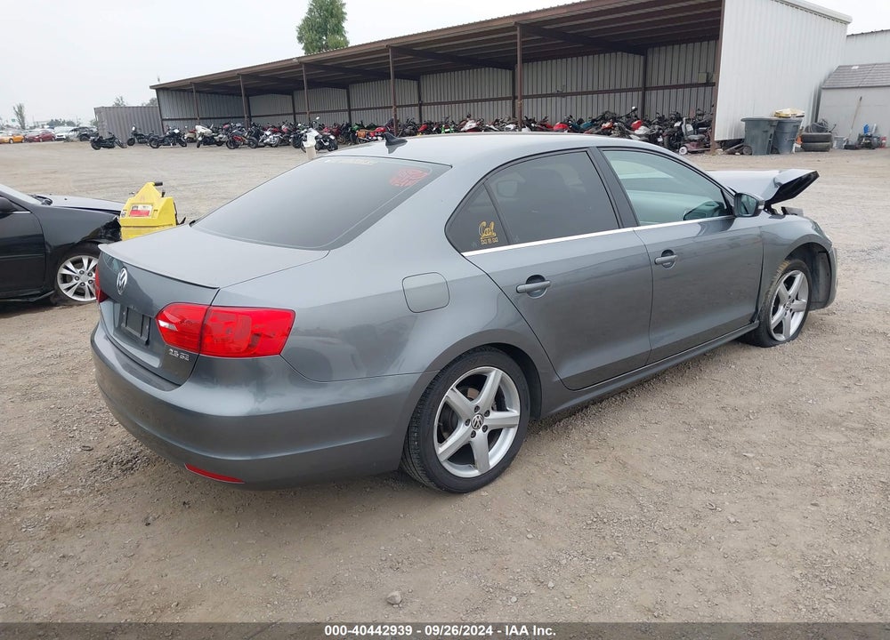 2013 VOLKSWAGEN JETTA 2.5L SE VIN: 3VWDP7AJ2DM438984