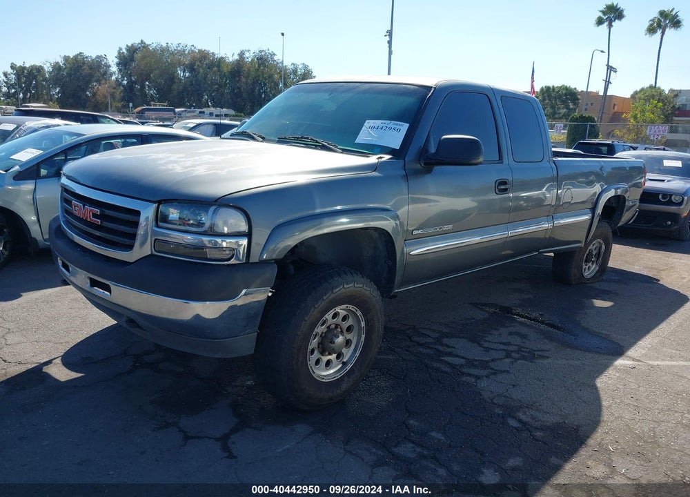2002 GMC SIERRA 2500HD SLE VIN: 1GTHC29GX2E209161