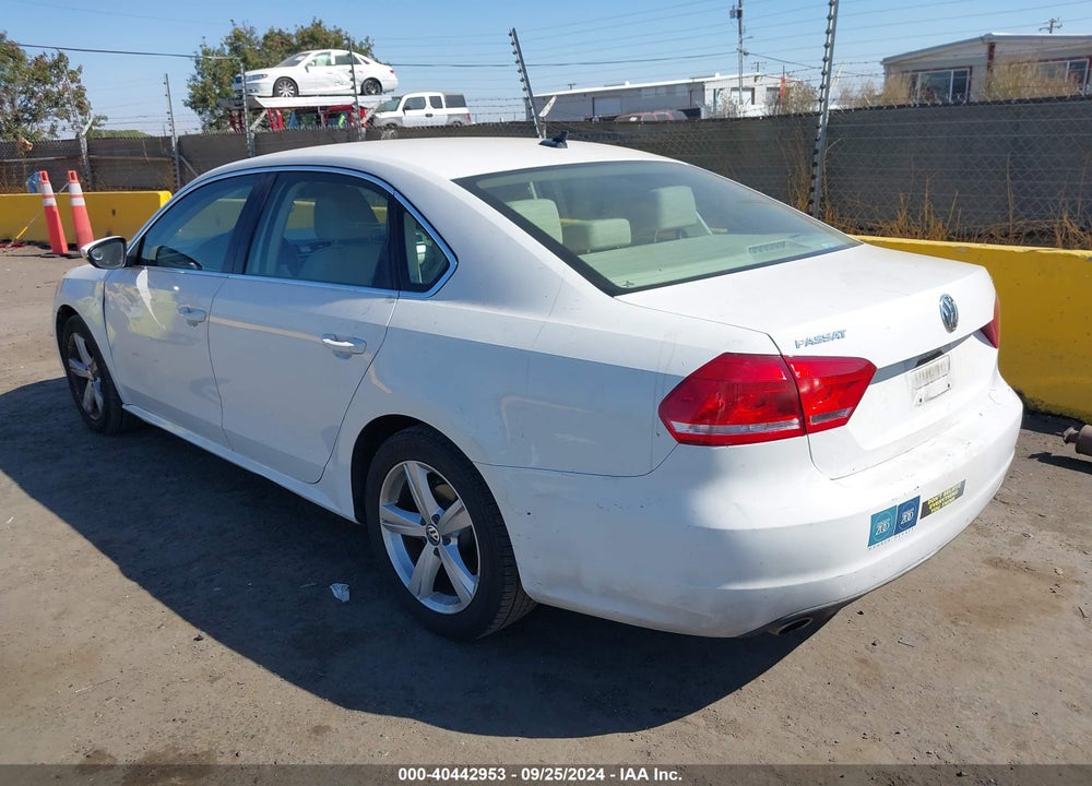 2012 VOLKSWAGEN PASSAT 2.5L SE VIN: 1VWBP7A30CC071169