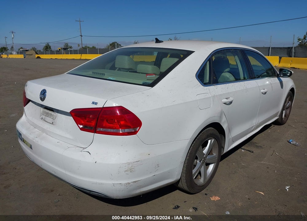 2012 VOLKSWAGEN PASSAT 2.5L SE VIN: 1VWBP7A30CC071169