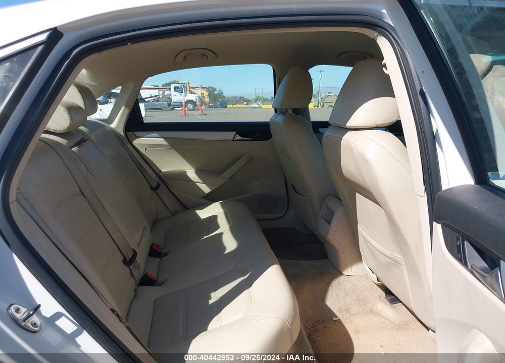 2012 VOLKSWAGEN PASSAT 2.5L SE VIN: 1VWBP7A30CC071169