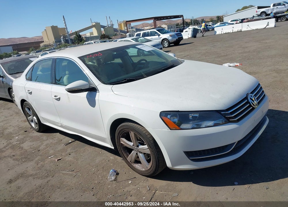 2012 VOLKSWAGEN PASSAT 2.5L SE VIN: 1VWBP7A30CC071169