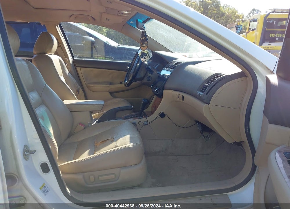 2004 HONDA ACCORD 3.0 EX VIN: 1HGCM66504A008169