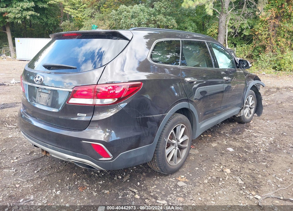 2017 HYUNDAI SANTA FE SE VIN: KM8SNDHF5HU169523