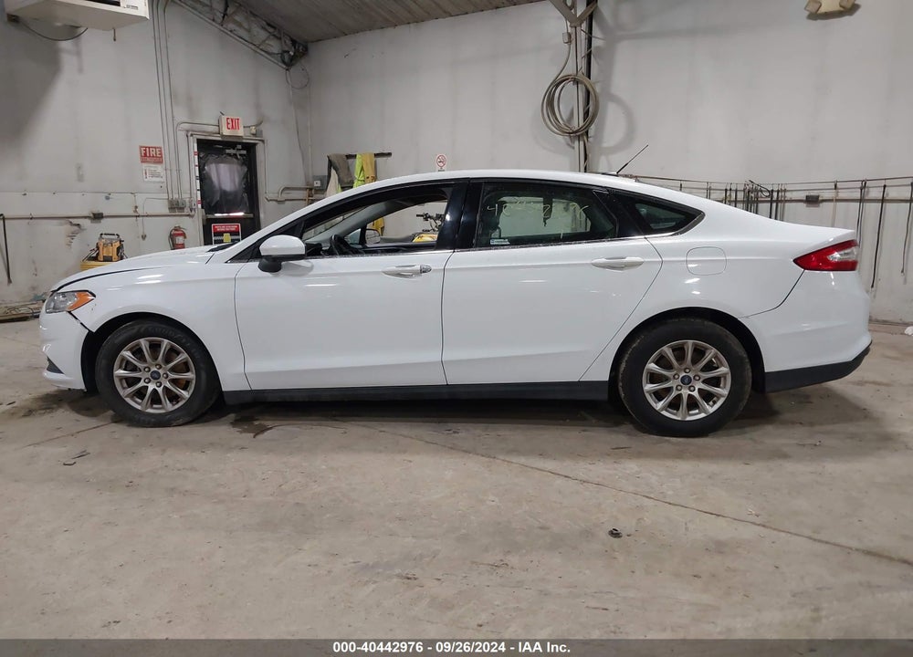 2015 FORD FUSION S VIN: 3FA6P0G74FR132301