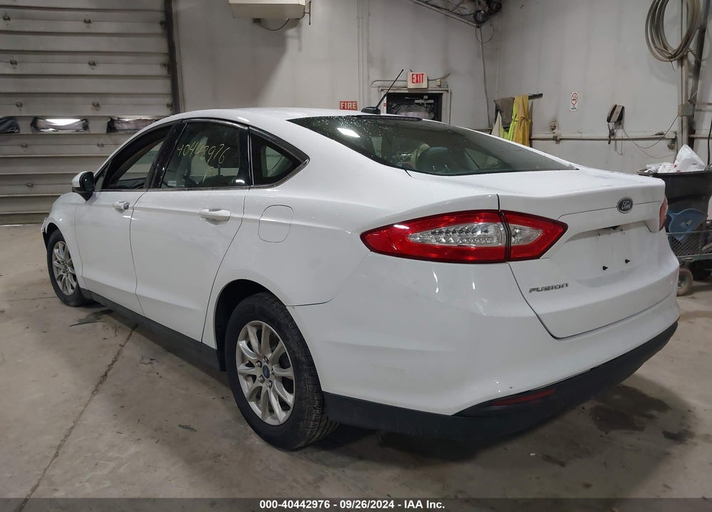 2015 FORD FUSION S VIN: 3FA6P0G74FR132301