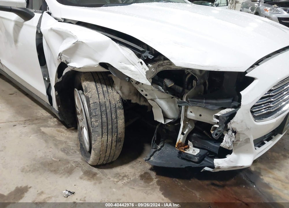 2015 FORD FUSION S VIN: 3FA6P0G74FR132301