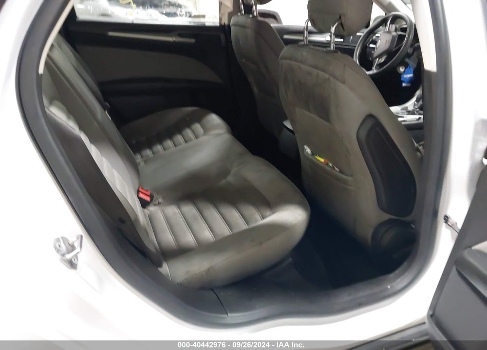 2015 FORD FUSION S VIN: 3FA6P0G74FR132301