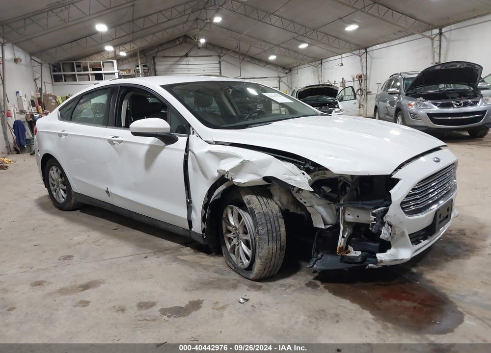 2015 FORD FUSION S VIN: 3FA6P0G74FR132301