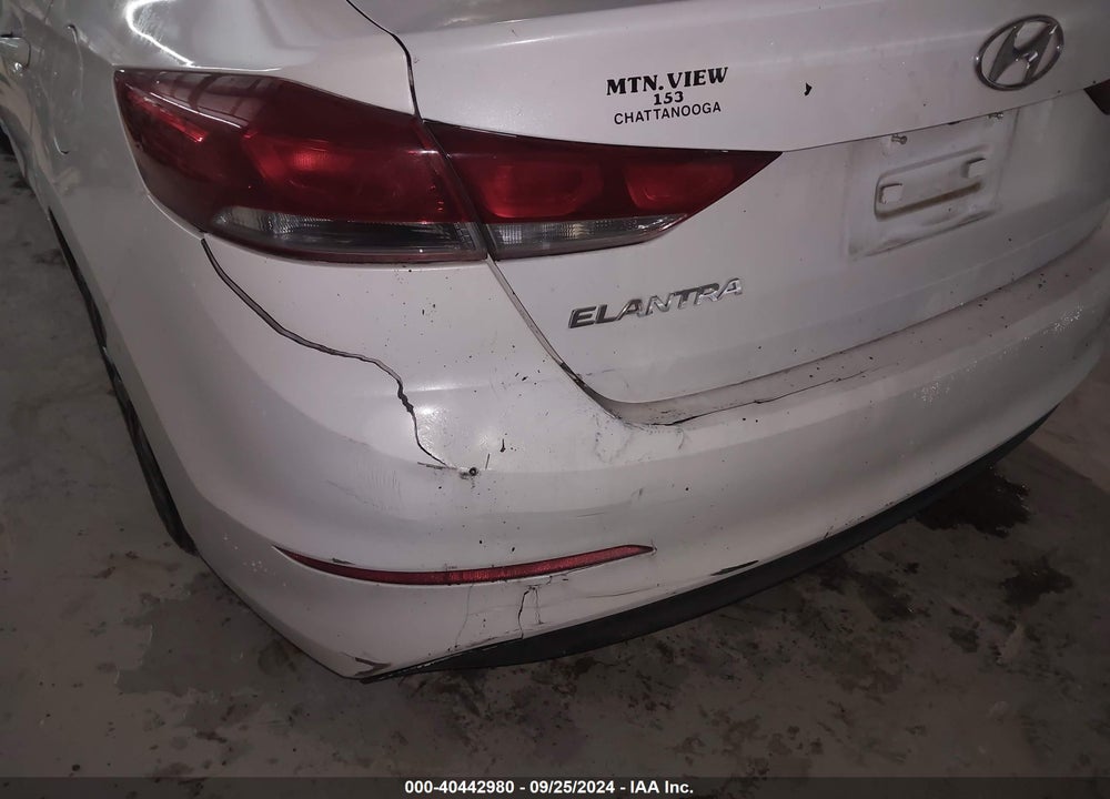 2018 HYUNDAI ELANTRA SE VIN: 5NPD74LF5JH294715