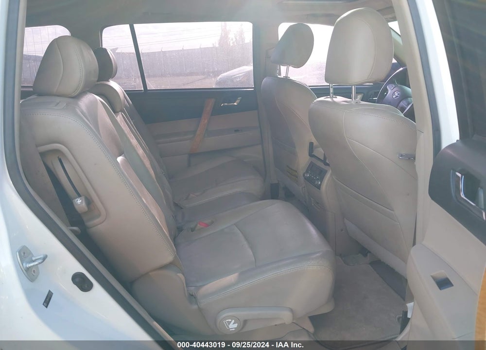 2008 TOYOTA HIGHLANDER HYBRID LIMITED VIN: JTEEW44A582019461