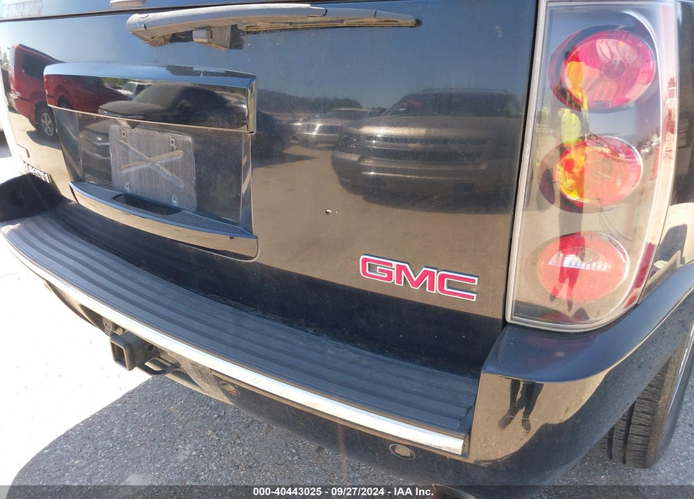 2011 GMC YUKON DENALI VIN: 1GKS2EEF2BR398912