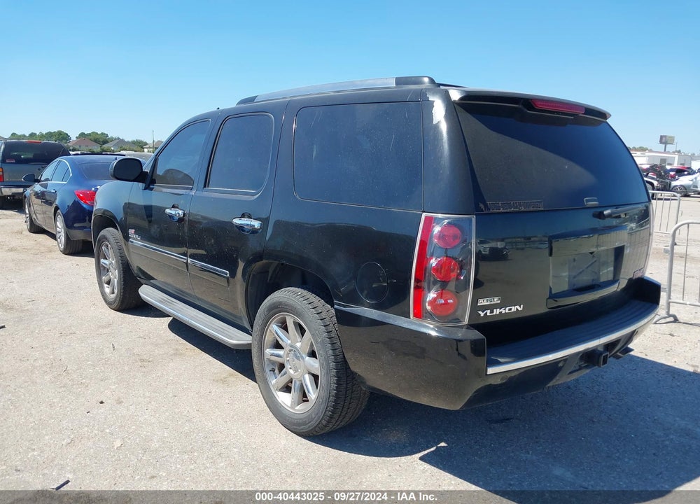 2011 GMC YUKON DENALI VIN: 1GKS2EEF2BR398912