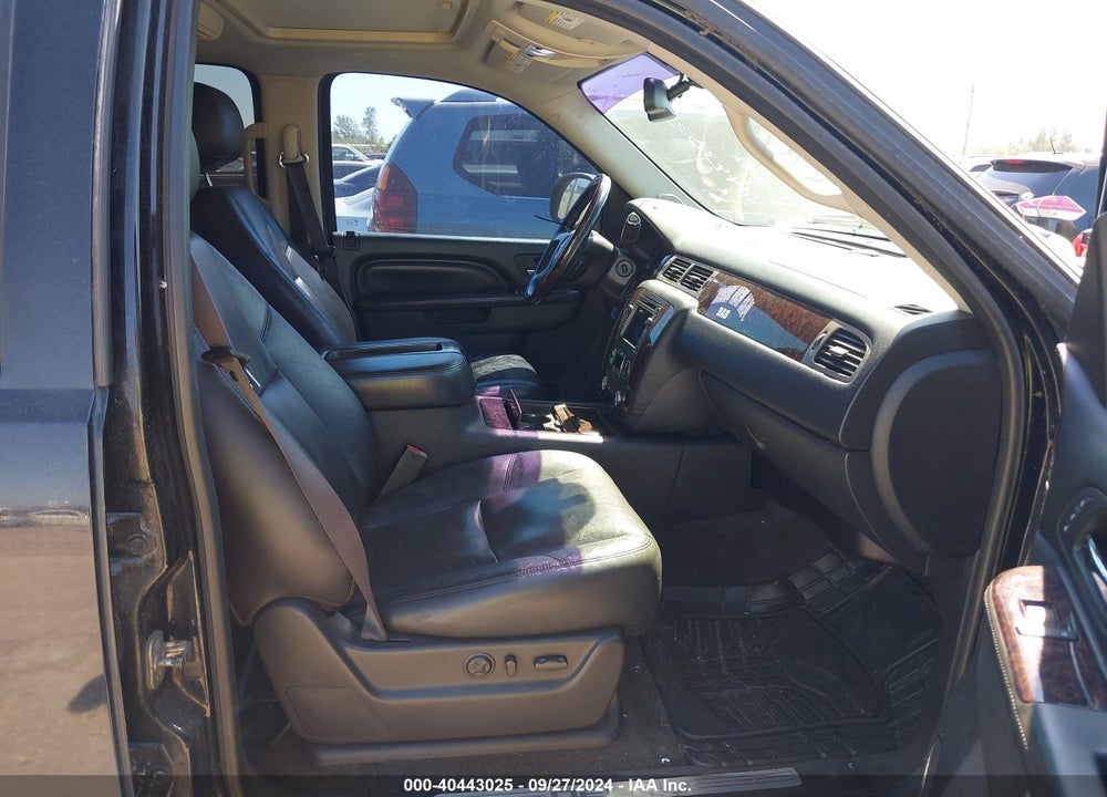 2011 GMC YUKON DENALI VIN: 1GKS2EEF2BR398912