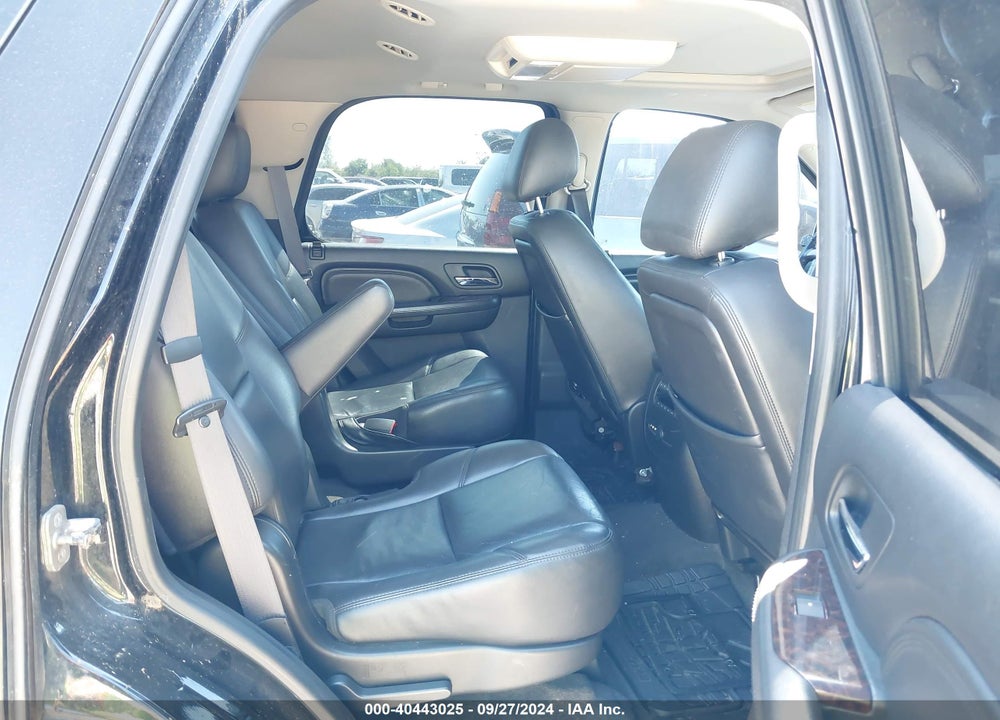 2011 GMC YUKON DENALI VIN: 1GKS2EEF2BR398912