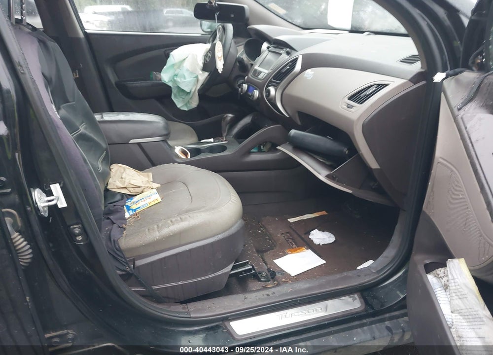 2011 HYUNDAI TUCSON LIMITED VIN: KM8JU3AC6BU144114