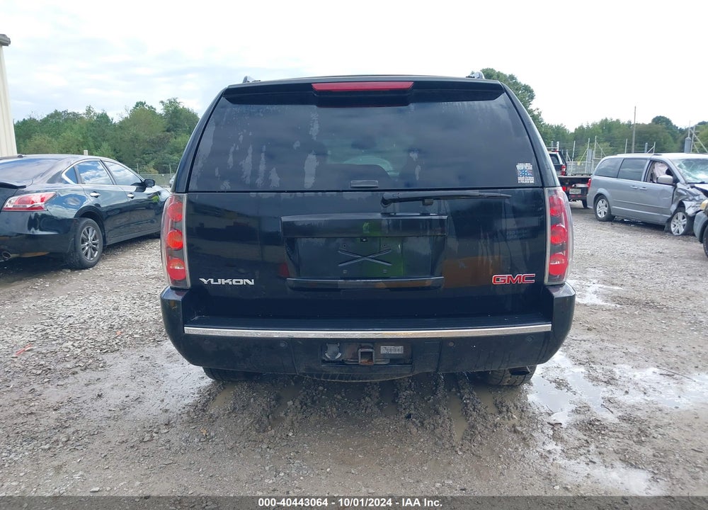 2007 GMC YUKON DENALI VIN: 1GKFK63887J333807