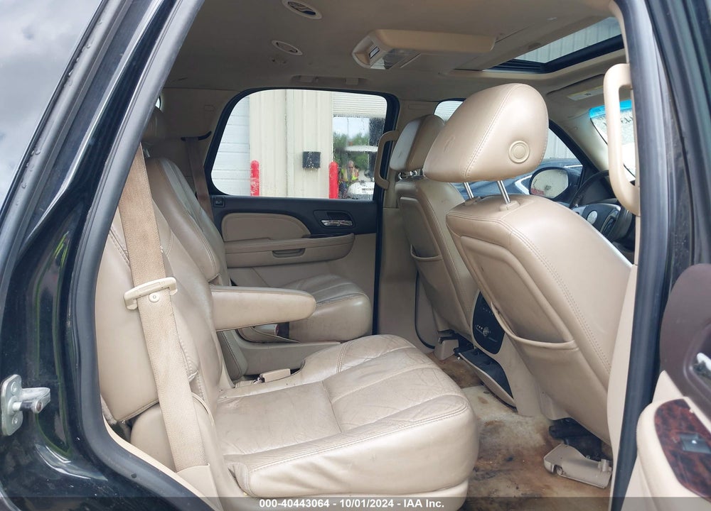 2007 GMC YUKON DENALI VIN: 1GKFK63887J333807