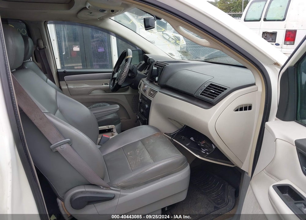 2010 VOLKSWAGEN ROUTAN SEL VIN: 2V4RW5DX6AR199367