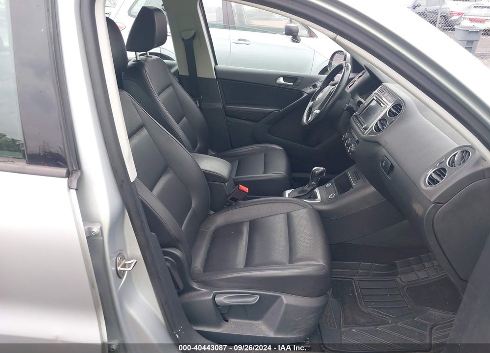 2017 VOLKSWAGEN TIGUAN 2.0T/2.0T S VIN: WVGAV7AX9HK034637