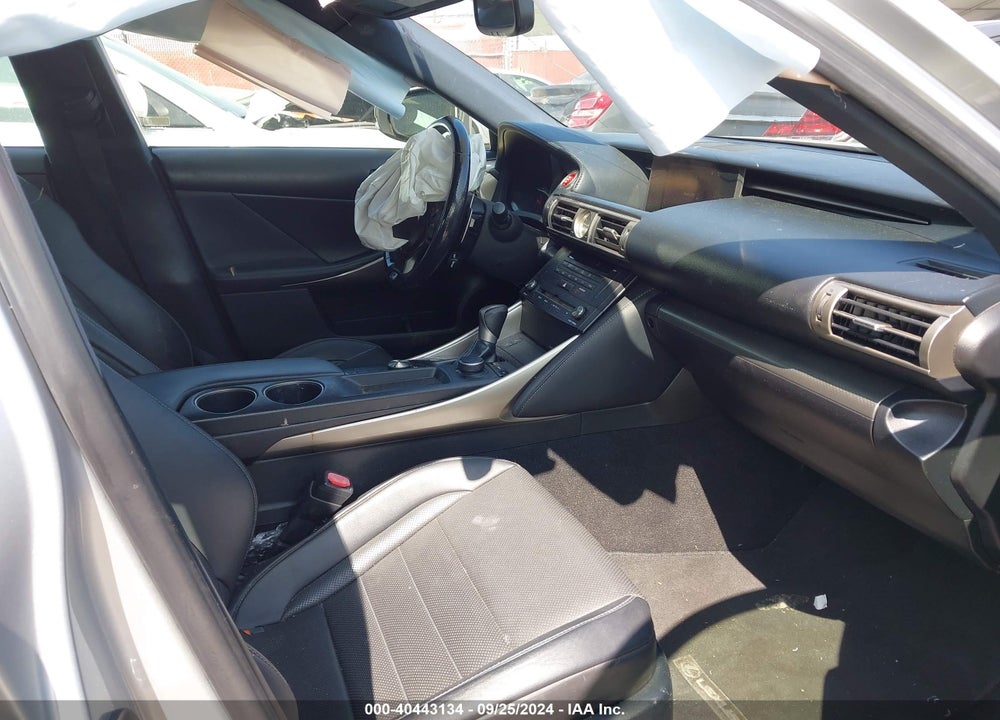 2016 LEXUS IS 200T VIN: JTHBA1D20G5015438