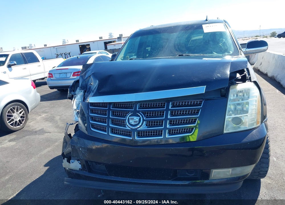 2011 CADILLAC ESCALADE PREMIUM VIN: 1GYS3CEF7BR111538
