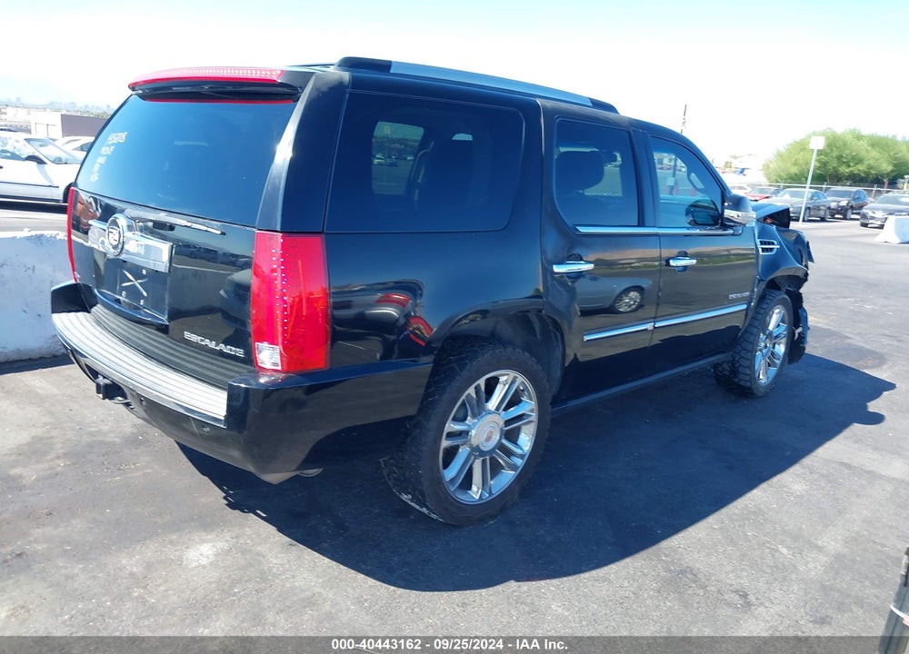 2011 CADILLAC ESCALADE PREMIUM VIN: 1GYS3CEF7BR111538
