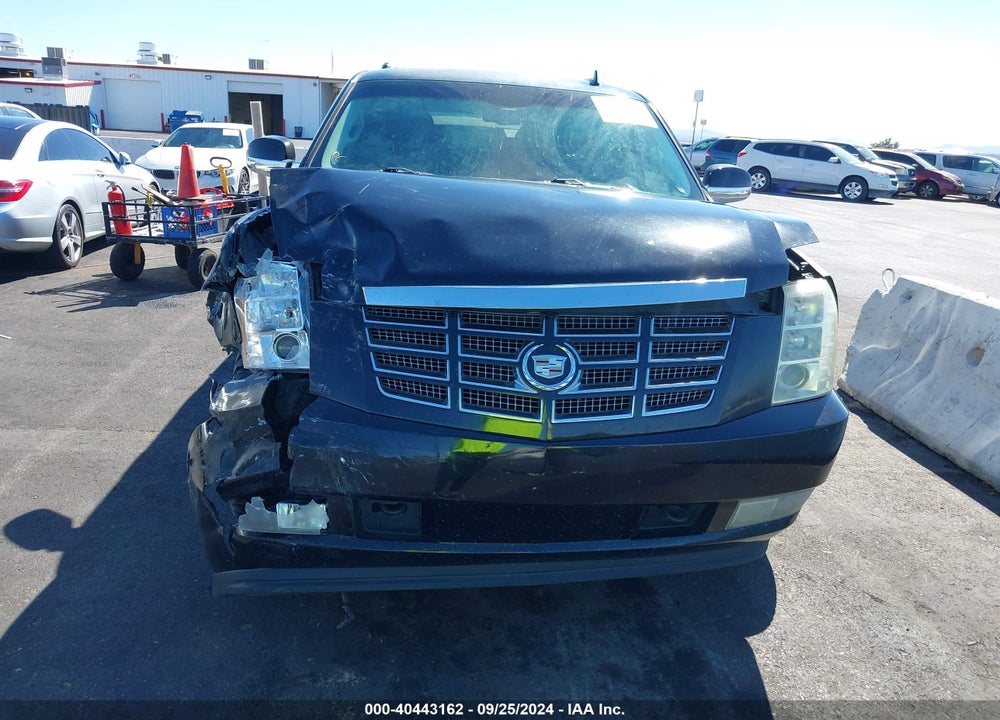 2011 CADILLAC ESCALADE PREMIUM VIN: 1GYS3CEF7BR111538