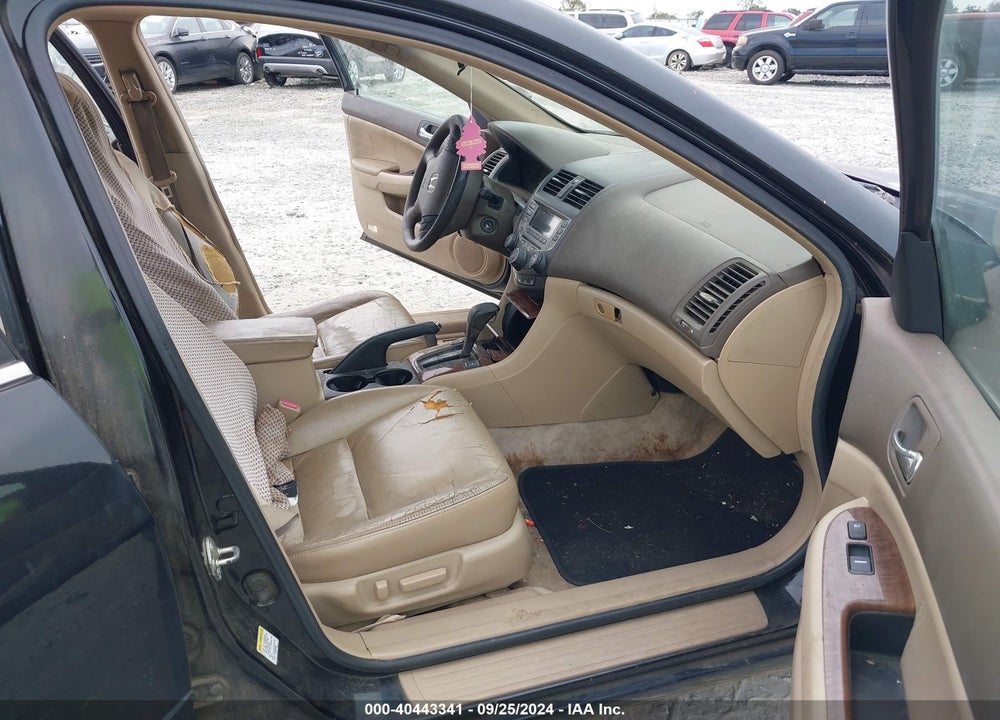 2006 HONDA ACCORD 3.0 EX VIN: 1HGCM665X6A011261