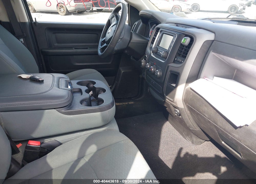 2019 RAM 1500 CLASSIC VIN: 1C6RR7FG2KS620566
