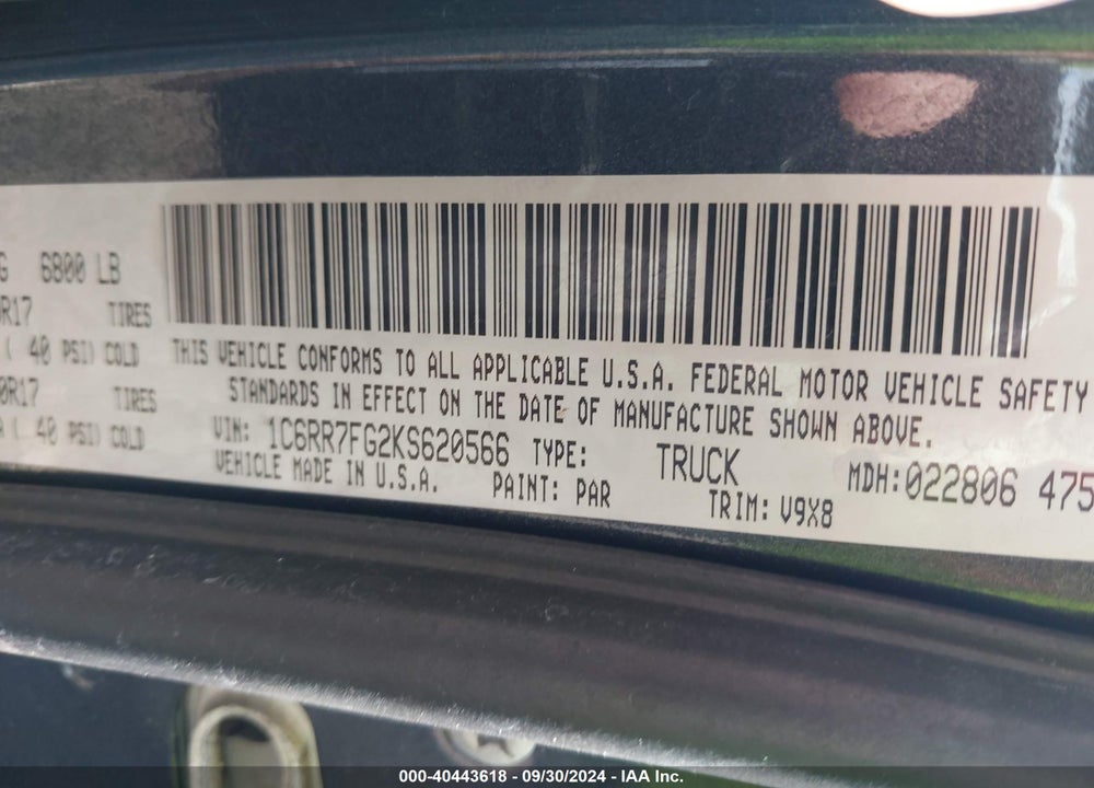 2019 RAM 1500 CLASSIC VIN: 1C6RR7FG2KS620566