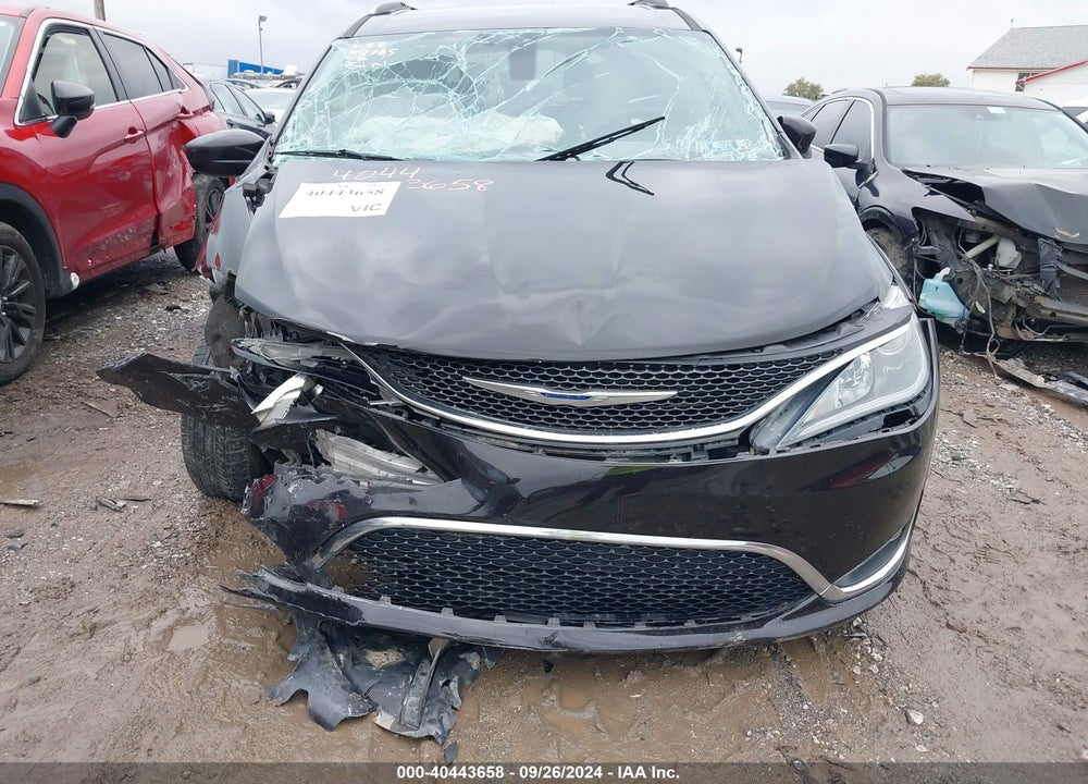 2017 CHRYSLER PACIFICA TOURING L PLUS VIN: 2C4RC1EG6HR627877