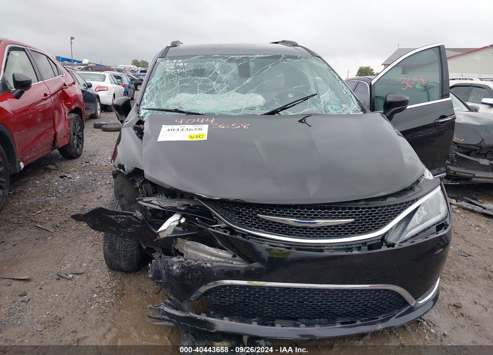 2017 CHRYSLER PACIFICA TOURING L PLUS VIN: 2C4RC1EG6HR627877