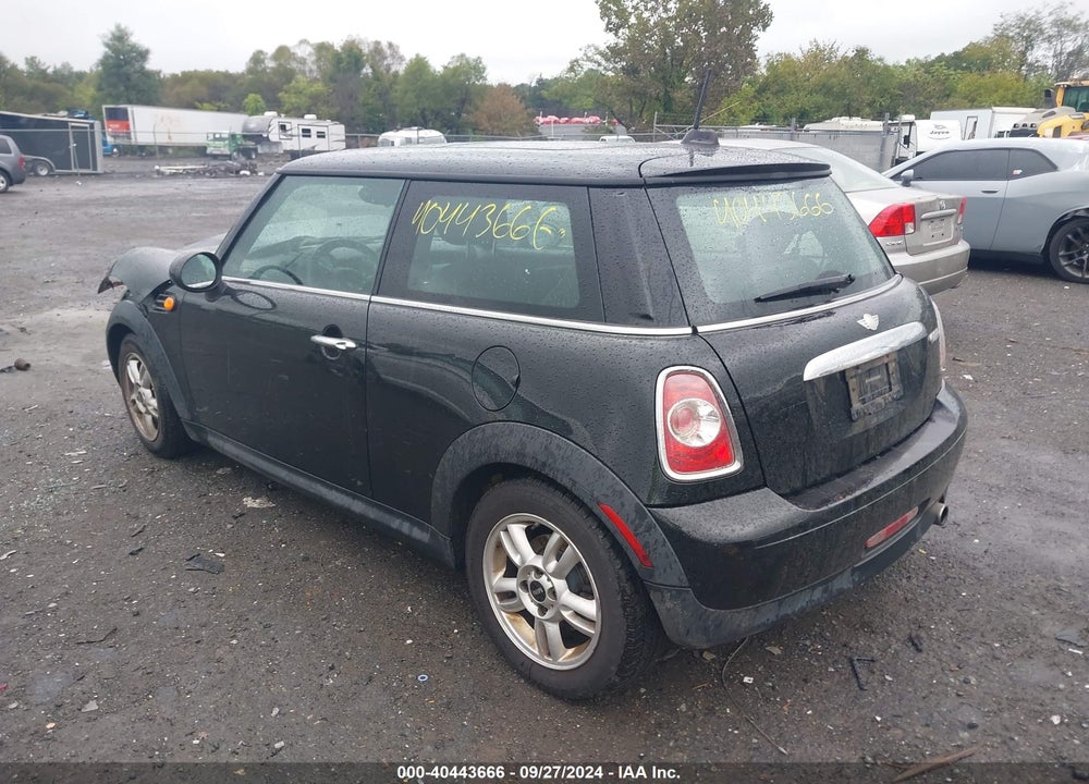 2013 MINI HARDTOP COOPER VIN: WMWSU3C54DT371220