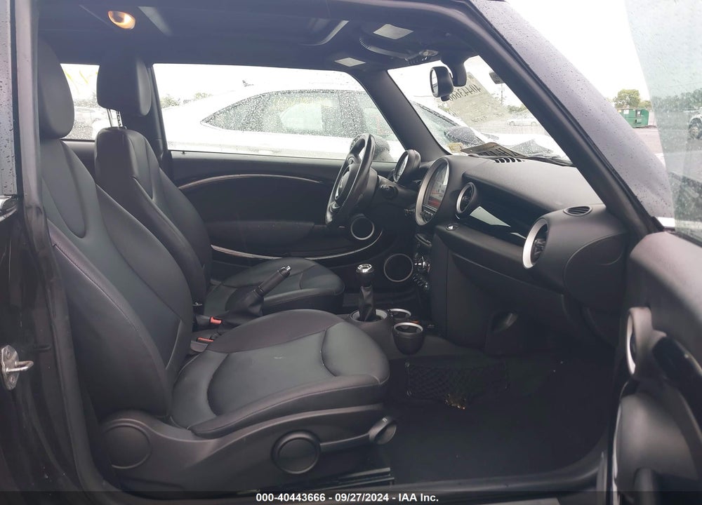 2013 MINI HARDTOP COOPER VIN: WMWSU3C54DT371220