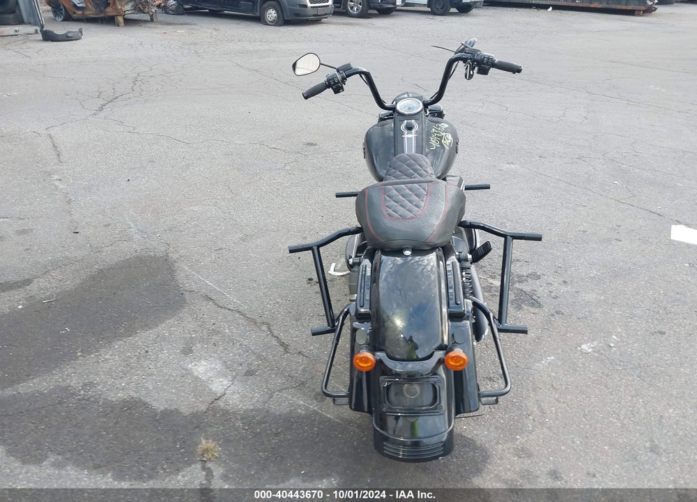 2018 HARLEY-DAVIDSON FLHRXS VIN: 1HD1KVC16JB615768