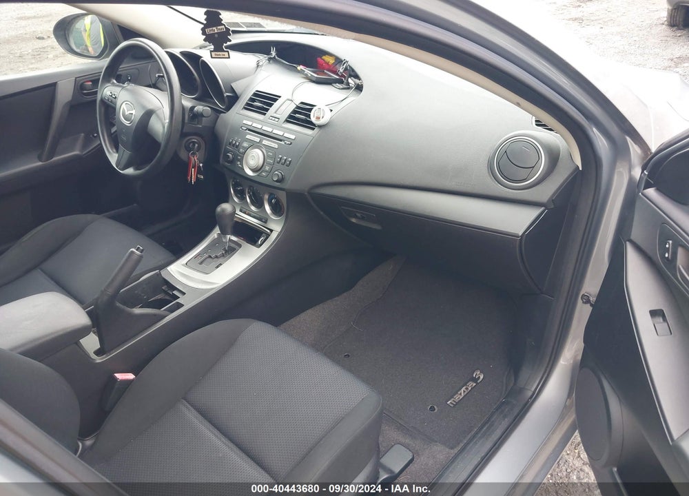 2011 MAZDA 3 I SPORT VIN: JM1BL1UG3B1417378