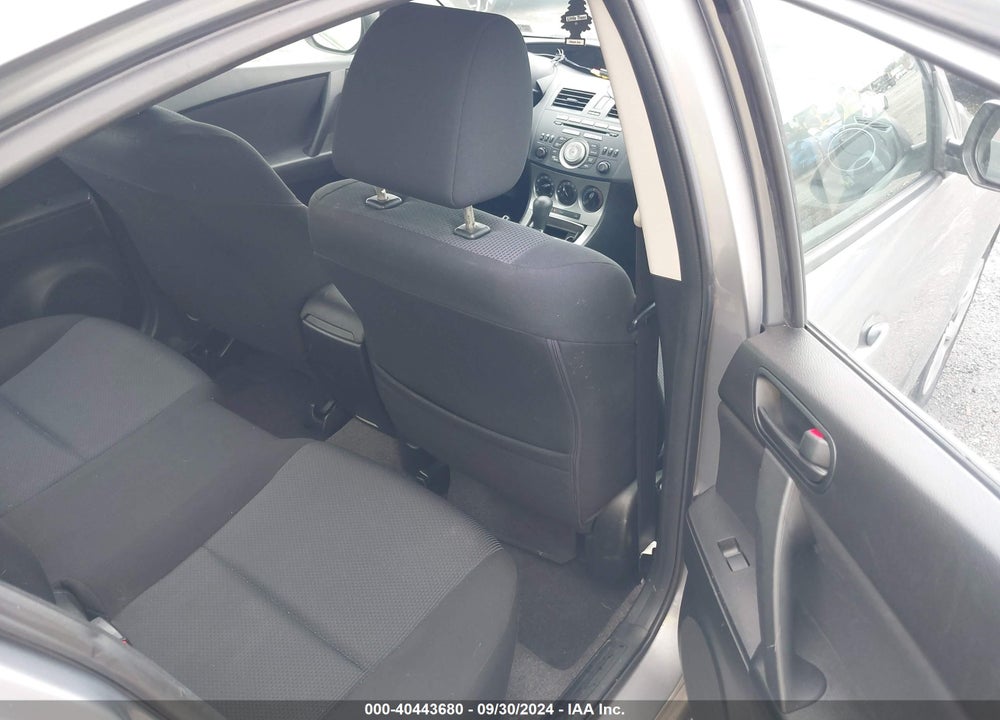 2011 MAZDA 3 I SPORT VIN: JM1BL1UG3B1417378