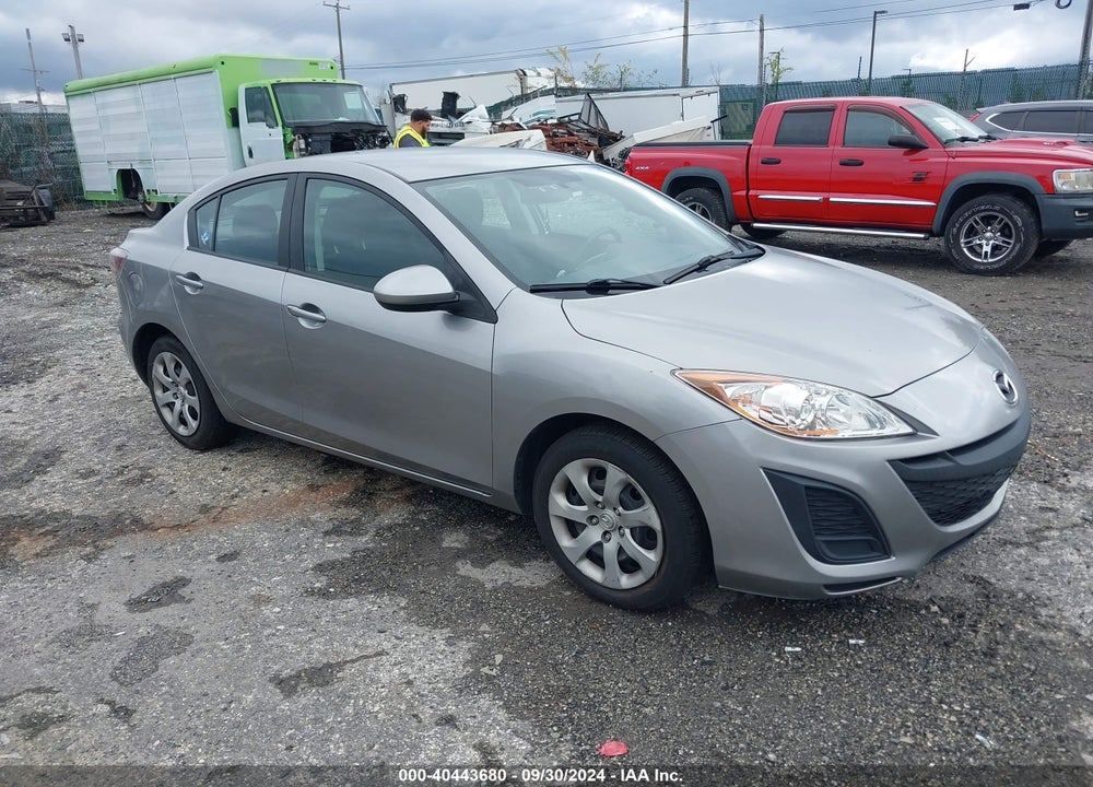 2011 MAZDA 3 I SPORT VIN: JM1BL1UG3B1417378