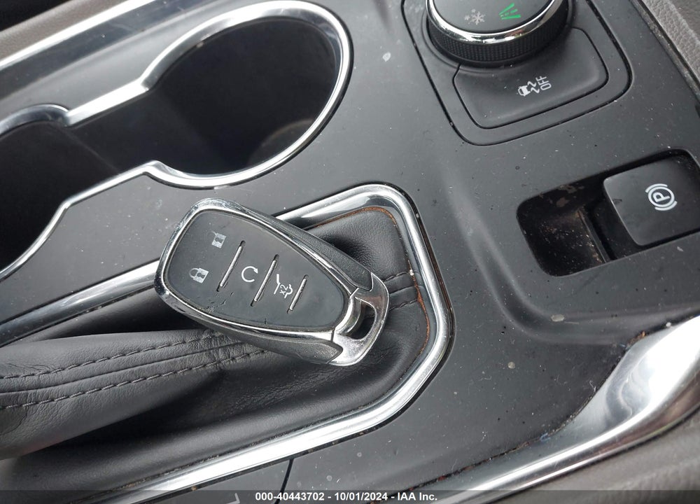 2018 CHEVROLET TRAVERSE 1LT VIN: 1GNERGKW7JJ276720