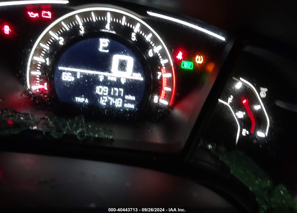 2018 HONDA CIVIC LX VIN: 2HGFC2F5XJH522150