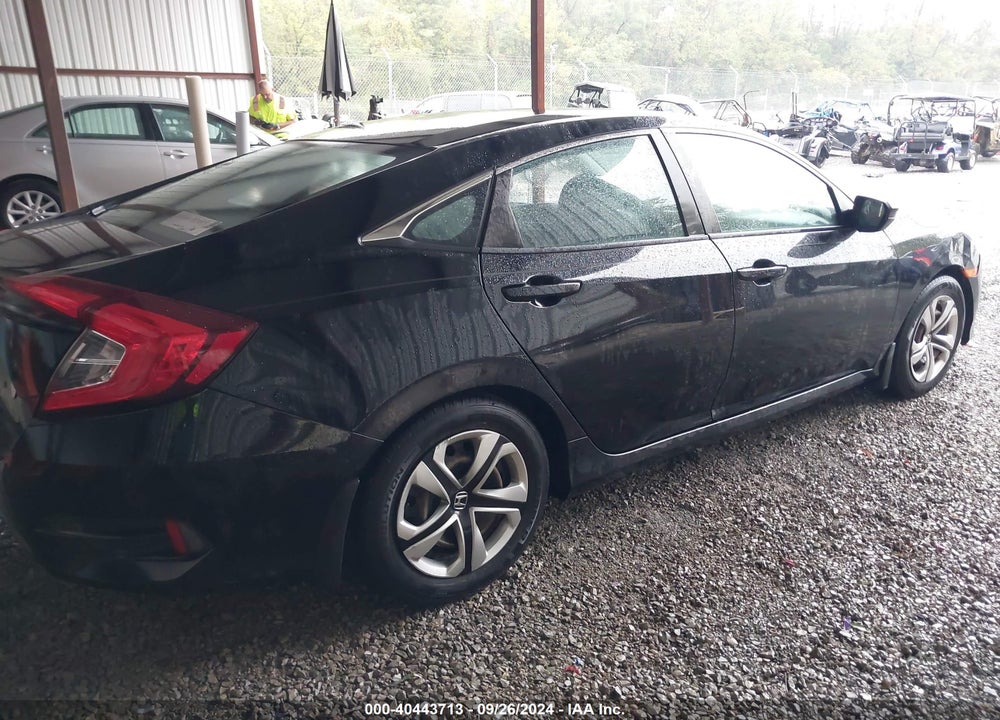 2018 HONDA CIVIC LX VIN: 2HGFC2F5XJH522150