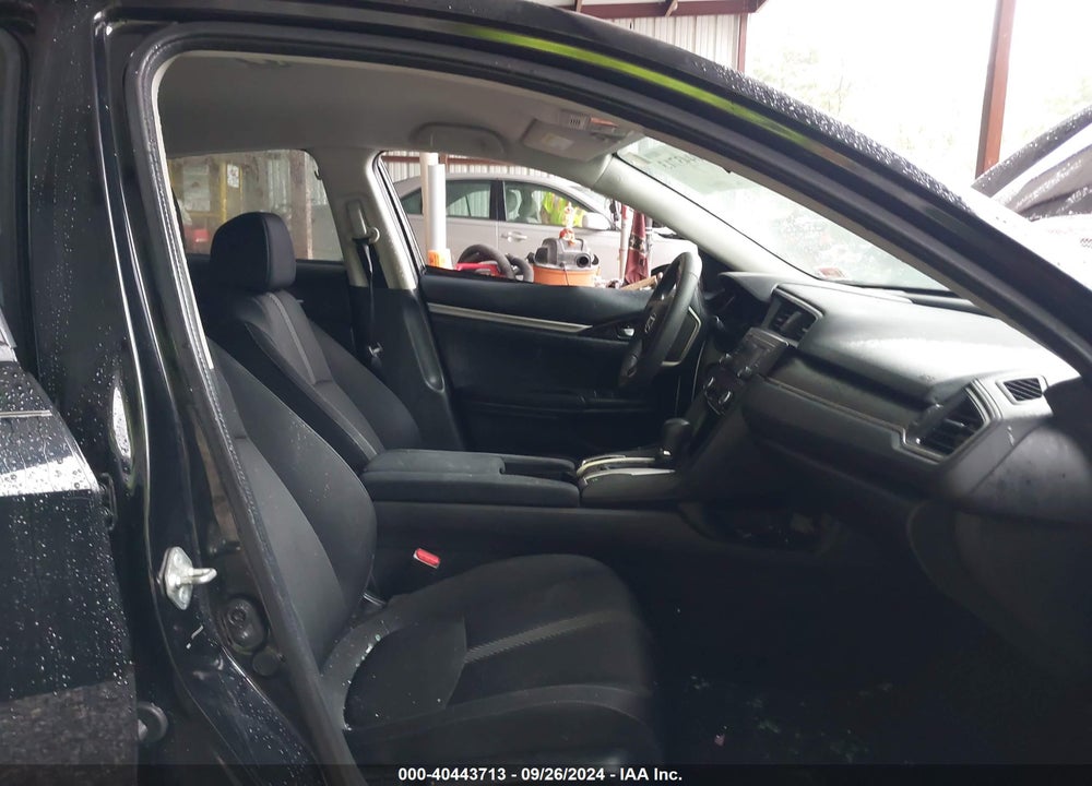2018 HONDA CIVIC LX VIN: 2HGFC2F5XJH522150