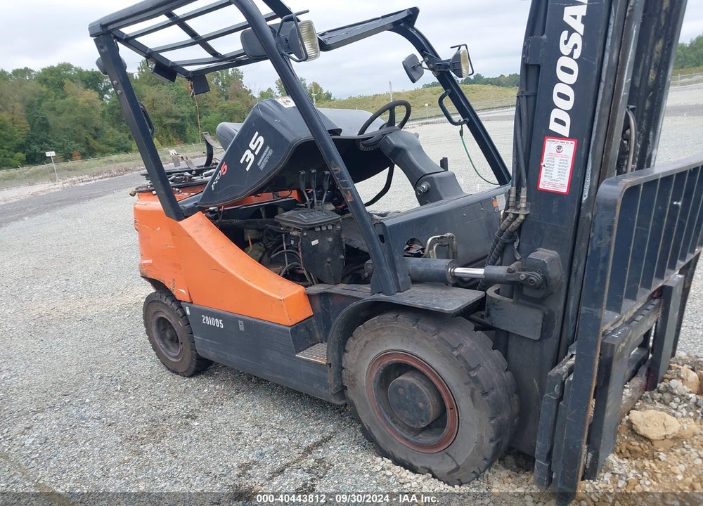 2014 DOOSAN G35S5 VIN: NA00255