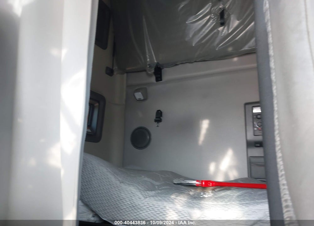 2022 VOLVO VNL VIN: 4V4NC9EH6NN299461