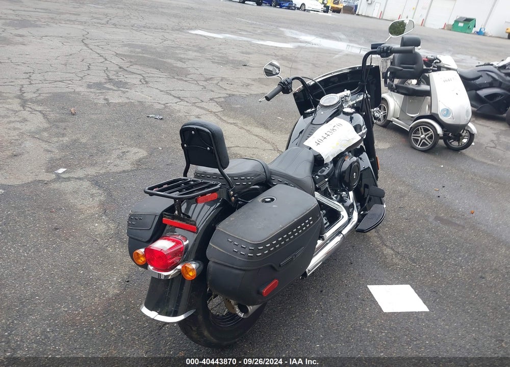 2018 HARLEY-DAVIDSON FLHC HERITAGE CLASSIC VIN: 1HD1YAJ14JC029574