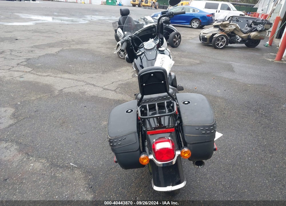 2018 HARLEY-DAVIDSON FLHC HERITAGE CLASSIC VIN: 1HD1YAJ14JC029574
