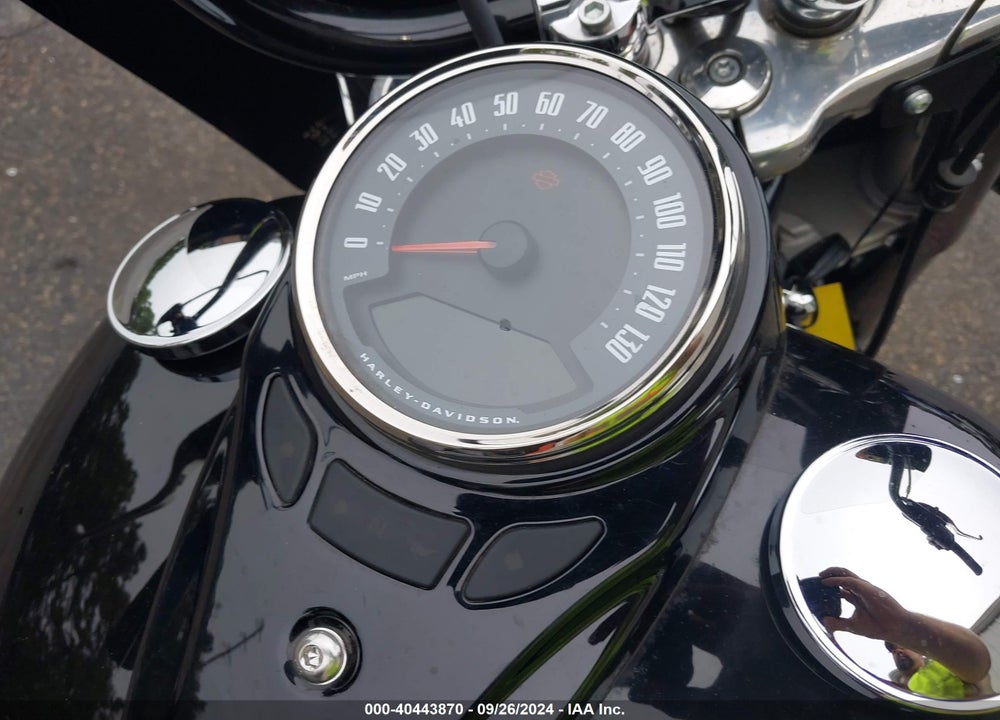 2018 HARLEY-DAVIDSON FLHC HERITAGE CLASSIC VIN: 1HD1YAJ14JC029574