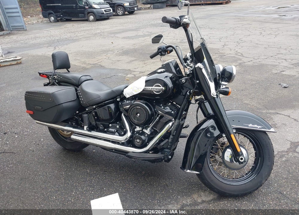 2018 HARLEY-DAVIDSON FLHC HERITAGE CLASSIC VIN: 1HD1YAJ14JC029574